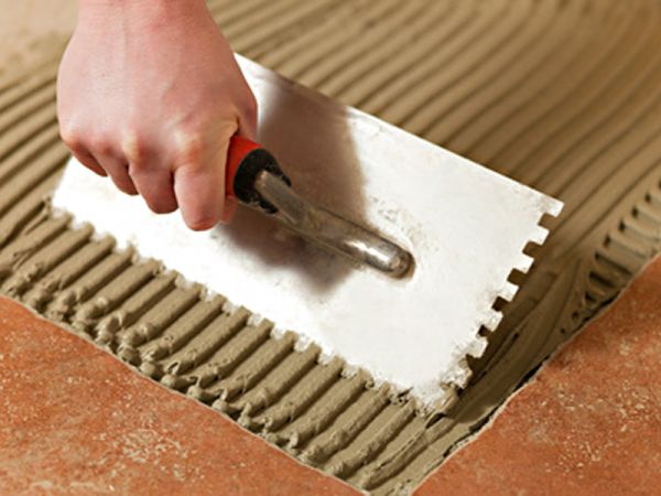 Fliesenkleber mit Gummimehl von der MRH Mülsen